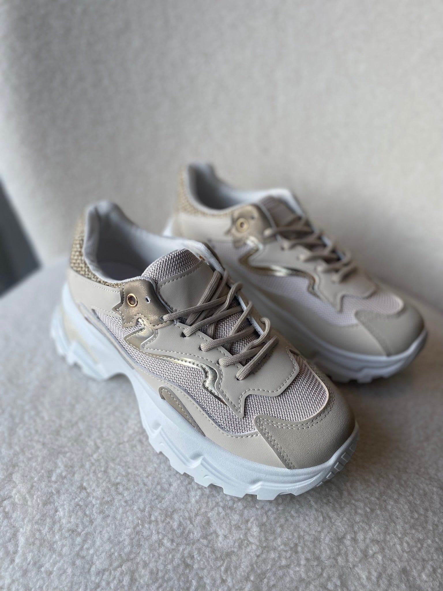 Sneakers beige